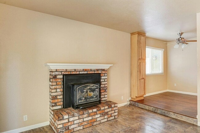 Photo - 1428 Lorry Ave