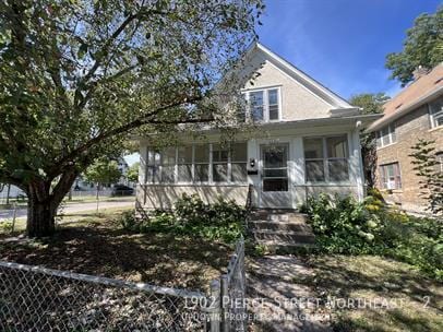 Building Photo - 1902 Pierce St NE Unit 2