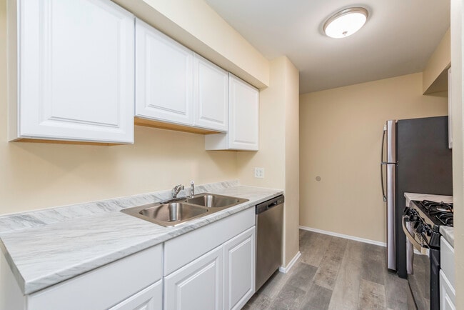 Photo - 2634 Woodview Ct