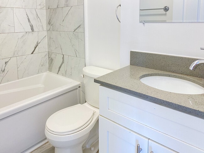 Photo - 630 Cummings Ave Unit 305