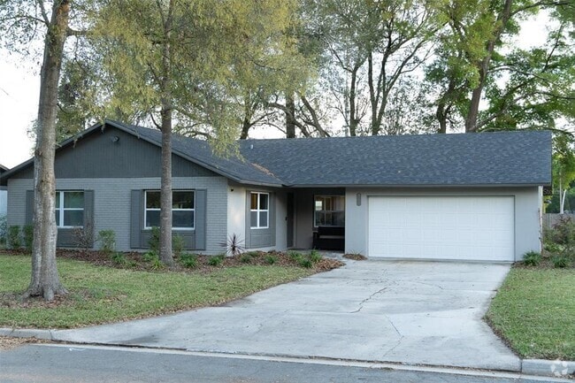 Building Photo - 8221 SW 13th Rd Rental