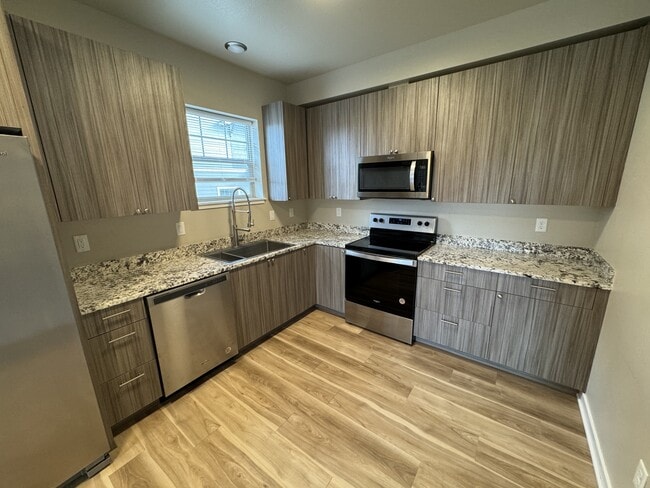 Building Photo - 441 Talent Ave