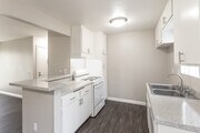 1BR, 1BA - 750SF - Kitchen
