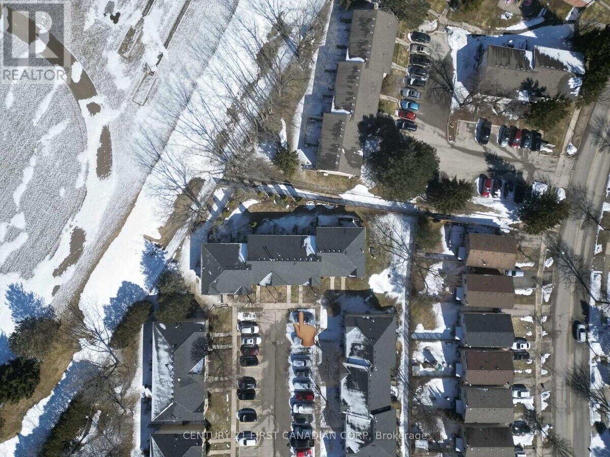 Photo - 925 Lawson Rd