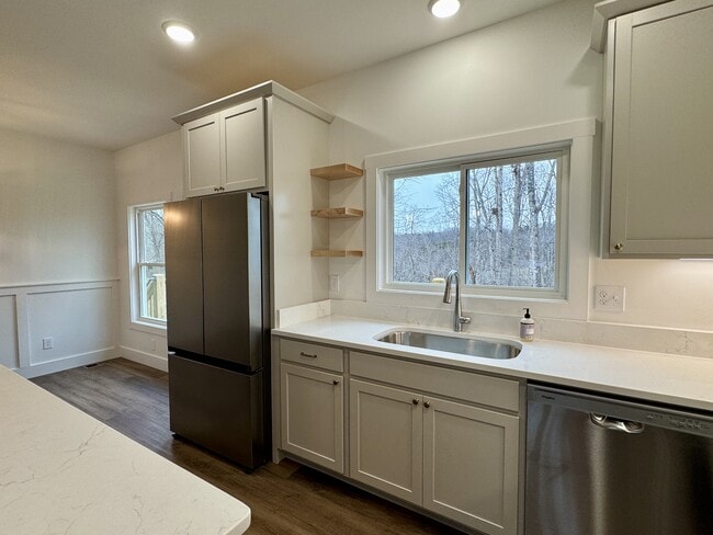 Photo - 311 Country Ln