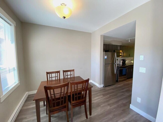 Photo - 2 bedroom in Kitimat BC V8C 2N9