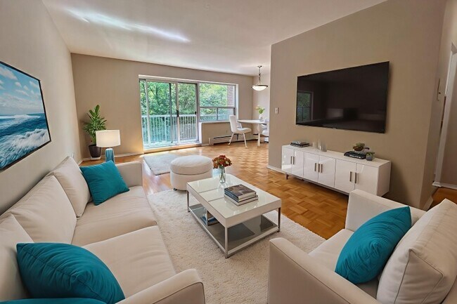 Photo - Mascot Place