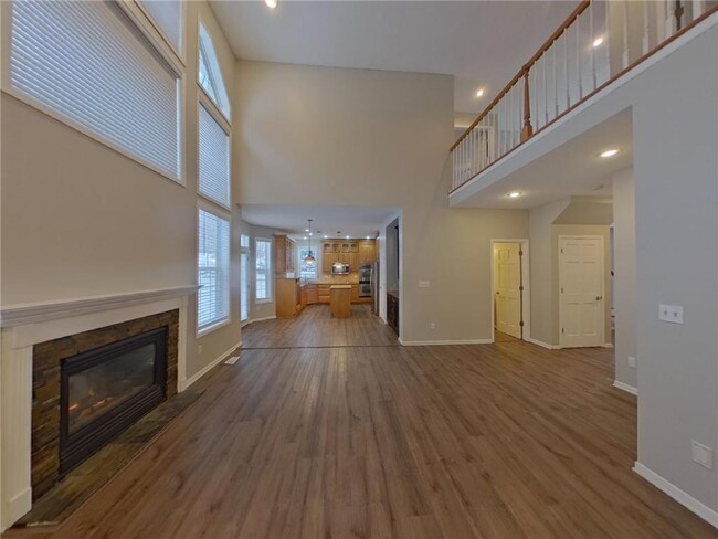 Photo - 15012 Viewcrest Ln