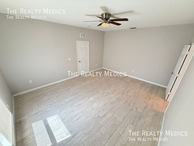 Photo - 2973 Polaris Ave SE