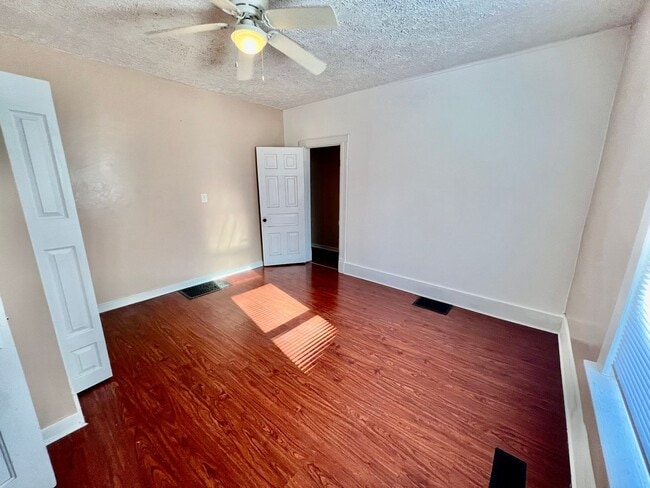 Photo - 701 S Center St Unit #1