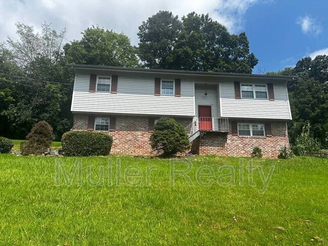 Building Photo - 1923 Ridgecrest Dr Rental