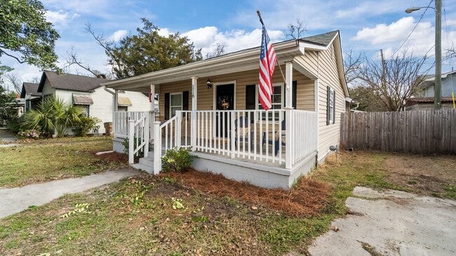 Photo - Timeless Charm Meets Modern Comfort – 2BR Home in Port Wentworth