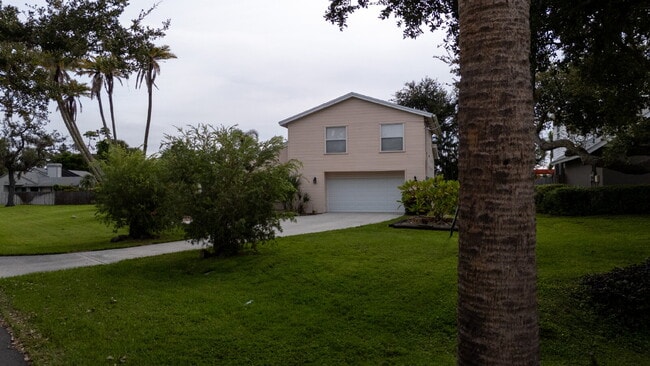 Photo - Spacious 5-Bed, 4-Bath Sarasota Home with ...