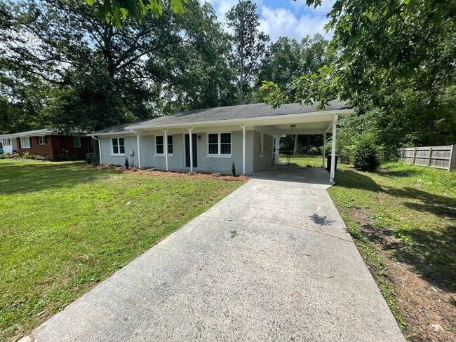 Building Photo - Renovated 3/1.5 House in Garden Lakes- $1,395