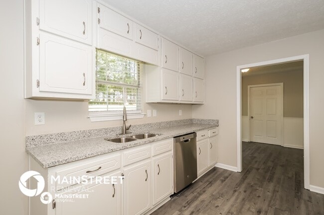 Photo - 411 Grove Pointe Ct