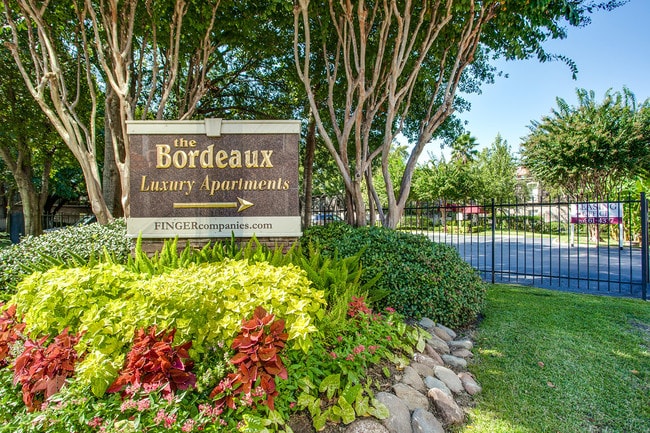 Located on Woodway in the Galleria area close to shopping, dining, and more! - The Bordeaux Apartments