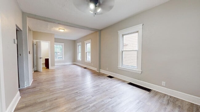 Photo - 3442 Krather Rd Unidad 3442 Krather Rd. Down