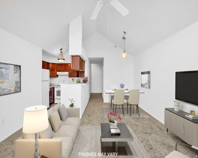 Techo estilo catedral del tercer piso con diseño de tulipán - LakePointe Apartments