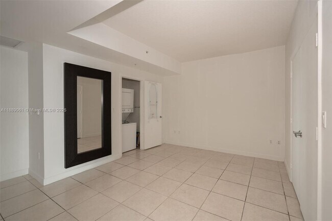 Photo - 1900 N Bayshore Dr Unidad 2201