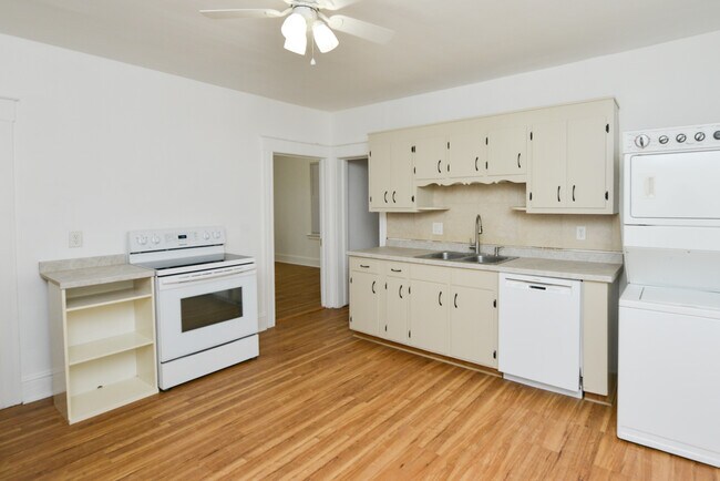 Photo - 390 Clinton St Unit 1