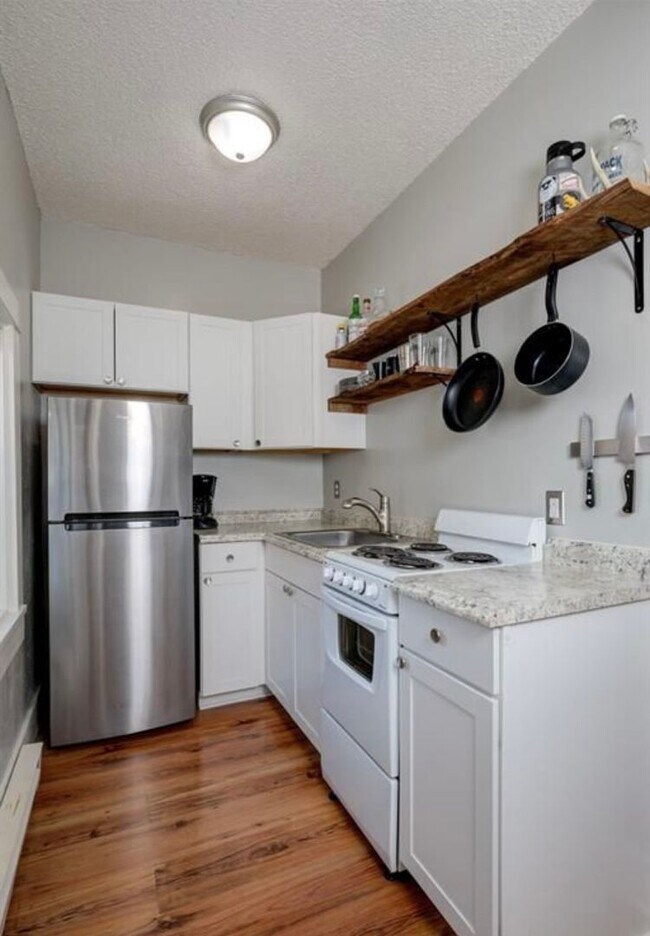 Photo - 620 E Davis St Unit 620 E. Davis