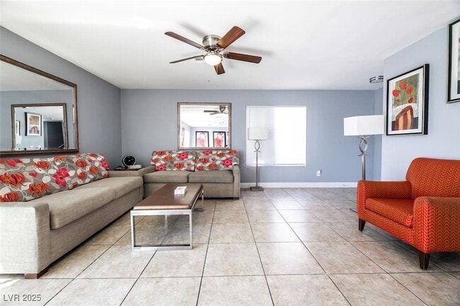 Building Photo - 3833 Via Lucia Dr Rental