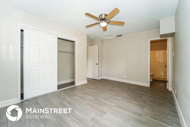 Photo - 6700 Douglas St