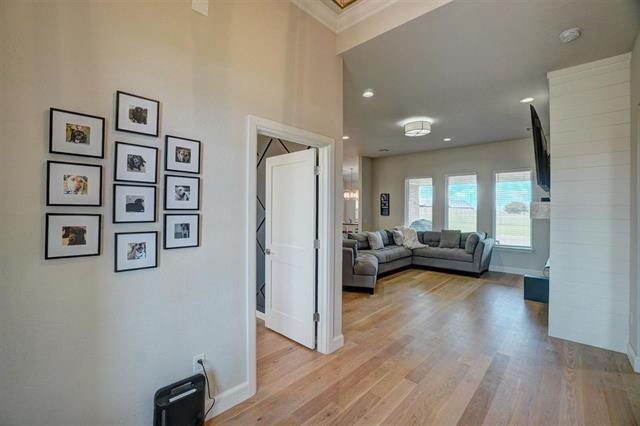 Photo - 1015 Greenview Dr