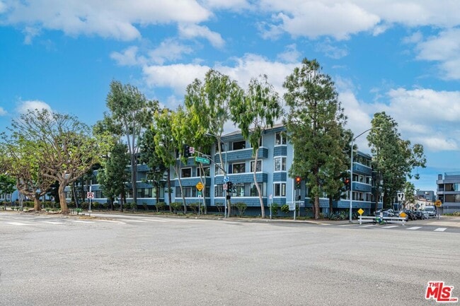 Building Photo - 310 Tahiti Way Unit 203