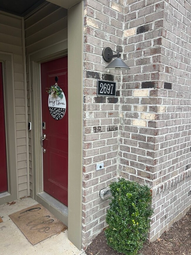 Photo - MOVE IN READY 2BEDROOM TOWNHOUSE