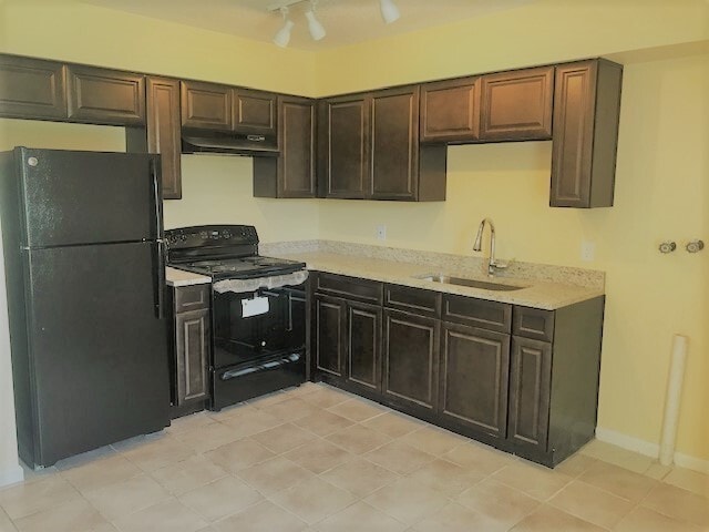 Photo - 742 Leopard Ct