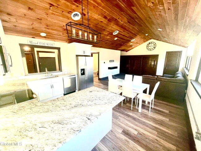 Photo - 34 William St Unit 301