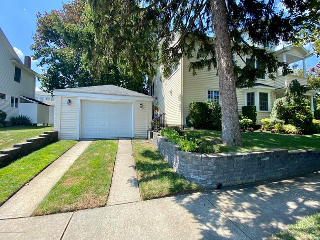 Photo - 401 Garfield Ave