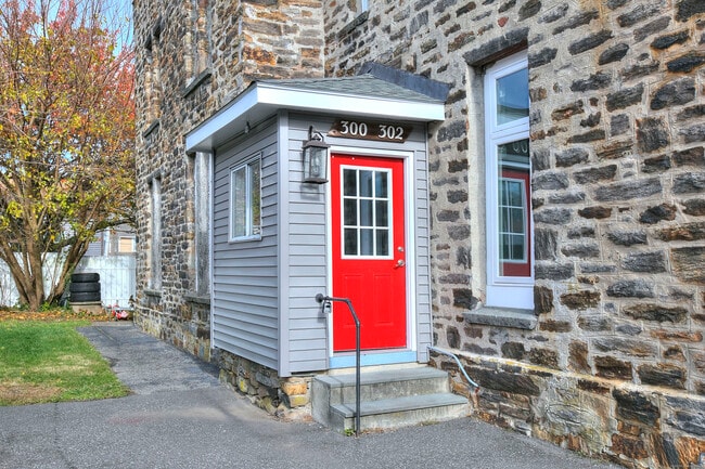 Photo - 300 Soundview Ave Unit Townhouse