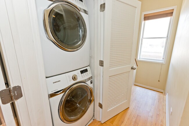 Photo - 1317 N Wicker Park Ave Unit 2R