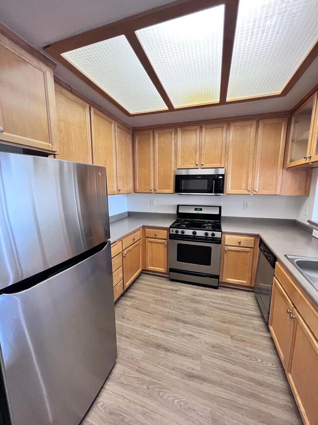 Building Photo - 2969 Kelton Ave Rental