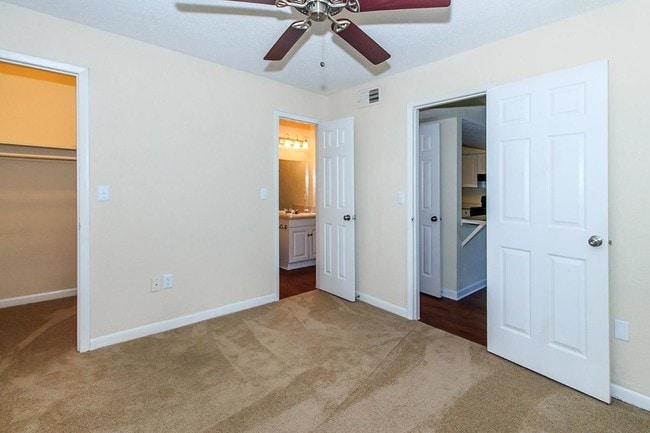 Habitación para residentes con vista 1 - Coachman Club Apartments