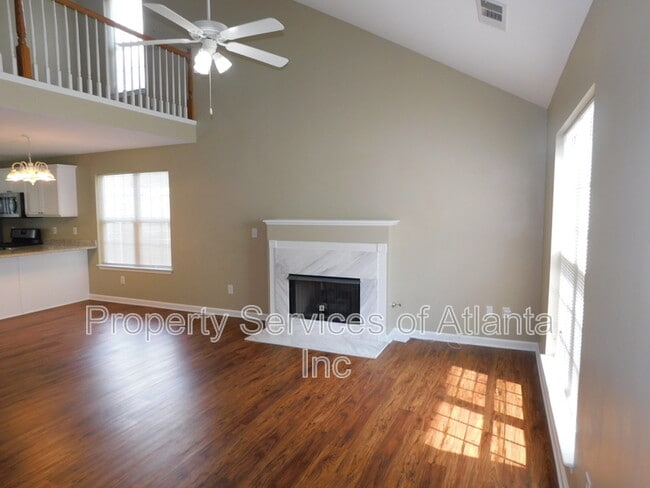 Photo - 202 Woodland Way