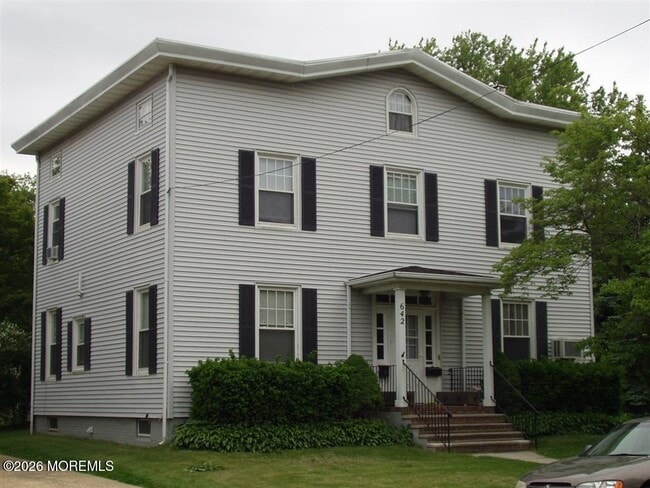 Building Photo - 642 Morford Ave