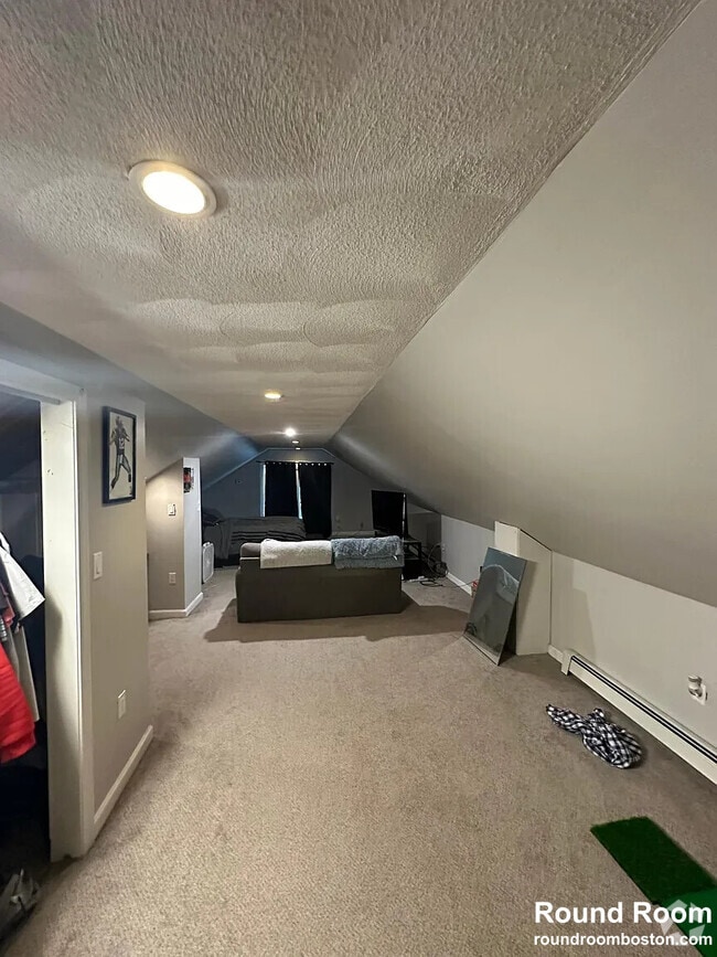 Building Photo - 73 Almont St Unit 2 Rental