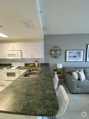 Building Photo - 3410 Coral Wy Rental