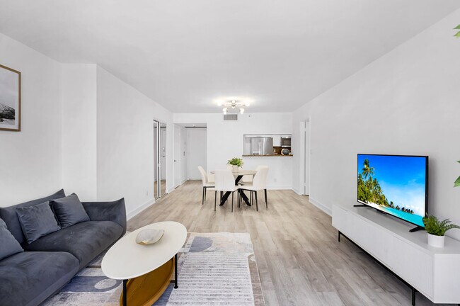 Photo - 1717 N Bayshore Dr Unidad ID1054114P