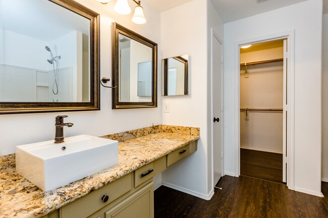 Photo - 2834 Trinity Glen Ln