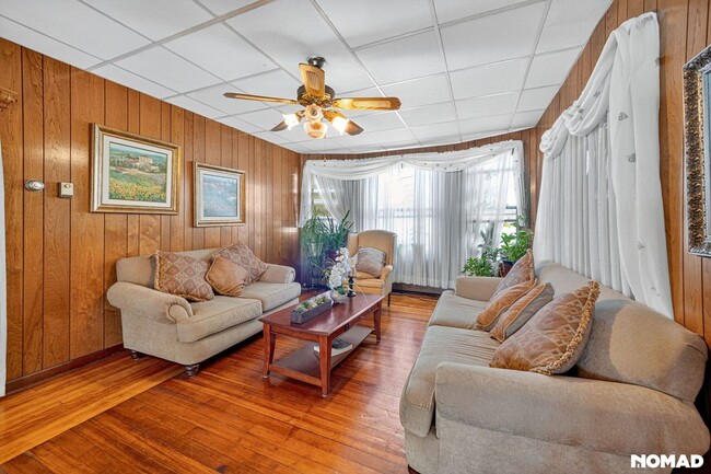 Photo - 38 Custer St