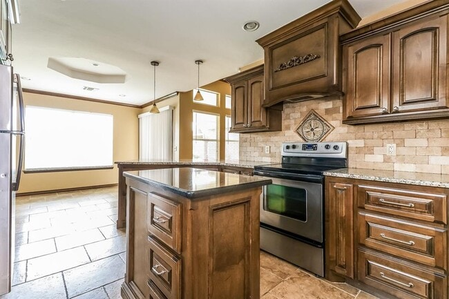 Photo - 504 NW 174th St