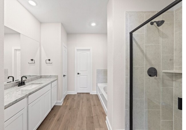 Photo - 340 Southaven Blvd