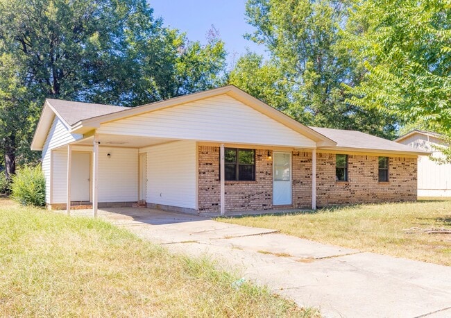 Photo - Wonderful 3 Bed/1 Bath in Searcy