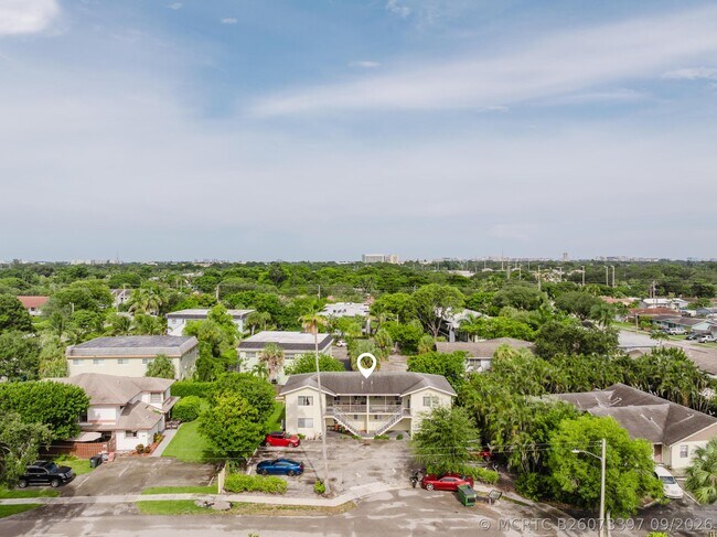 Building Photo - 1220 NW 16th Ave