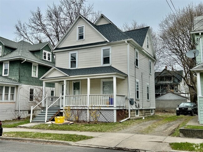 Building Photo - 4 Jerome Ave Rental