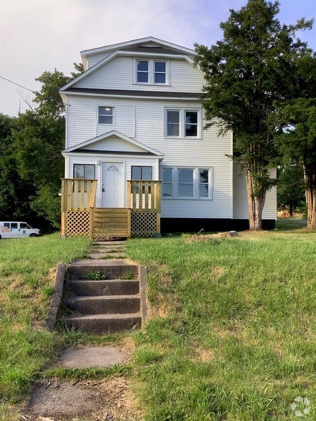 Building Photo - 19 Landfield Ave Rental